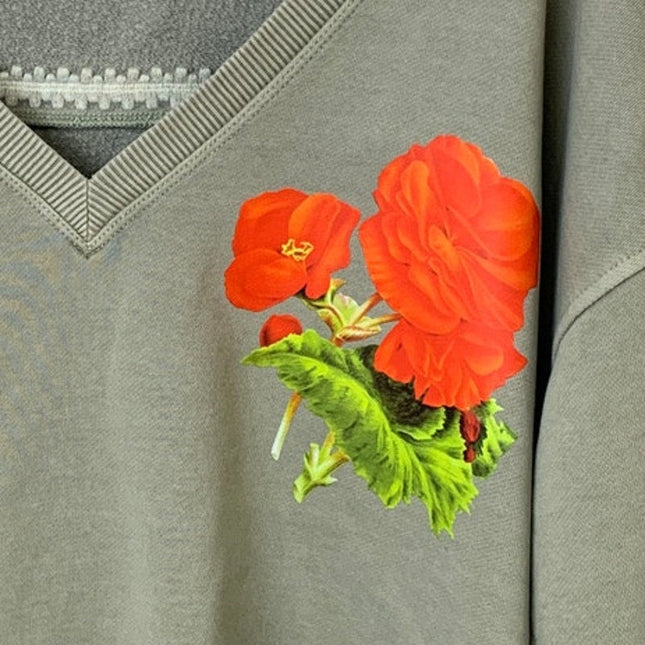 New Hand Printed Womens Oversized Medium Cottage Core Floral V-Neck Sweatshirt