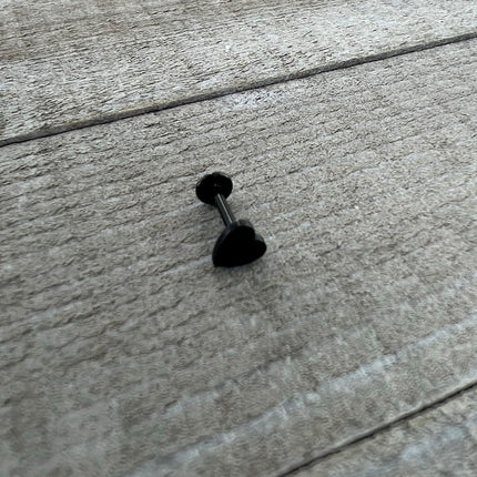 16G 5/16 Black Simple Heart Internally Threaded Labret Tragus