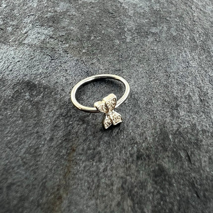 20G 5/16 Textured Little Bow Seamless Nose Hoop