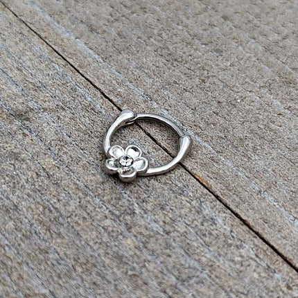 16G 5/16 Clear Gem Sweetheart Flower Cartilage Clicker