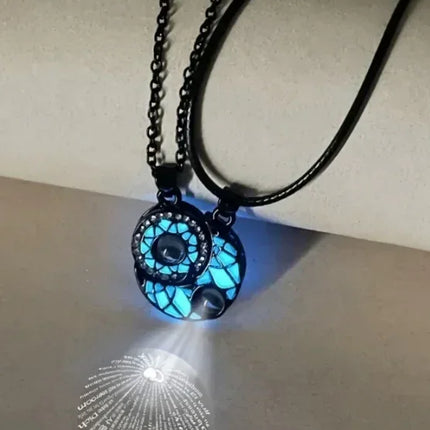 2Pcs Glowing Moon and Sun Projection Couple Necklaces in 100 languages expressing "I love you" - fashionable gift jewelry