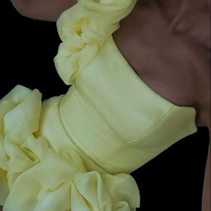 New fashion and sexy solid color wrapped chest dress, women's temperament decorative pleated ruffled edge party dress