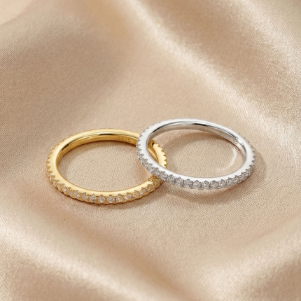 The M Essential Pavé Band