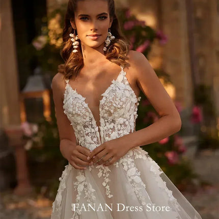 Fanan Spaghetti Straps Wedding Dress Tulle Appliques Customized Sexy Open Back Ruched Ivory Bridal Party Gown Vestidos De Novia
