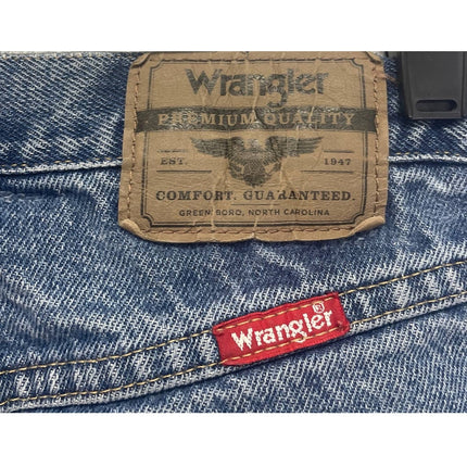 Wrangler Mens 33 X 30 100% Cotton Regular Fit Denim Blue Jeans Slight Distressed